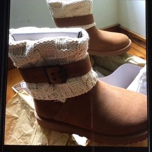UGG size 7 Brand New